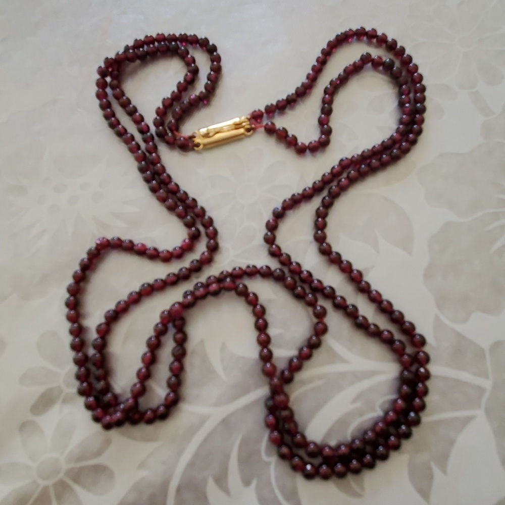 Beautiful 2-strands Natural Garnet Necklace!